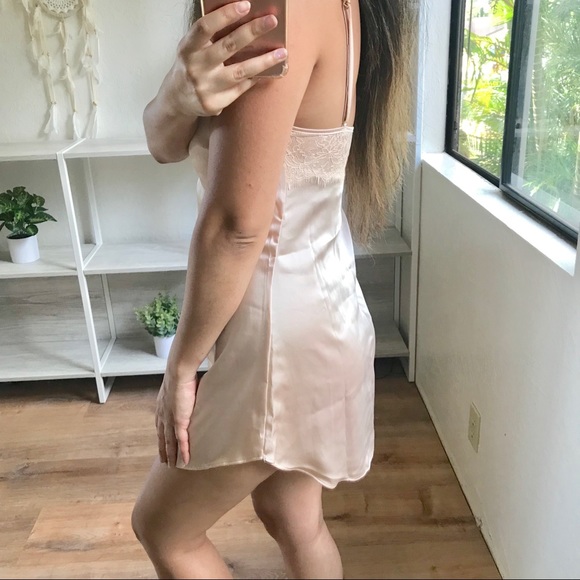 VALENTINA in Nude - Picture 2 of 2